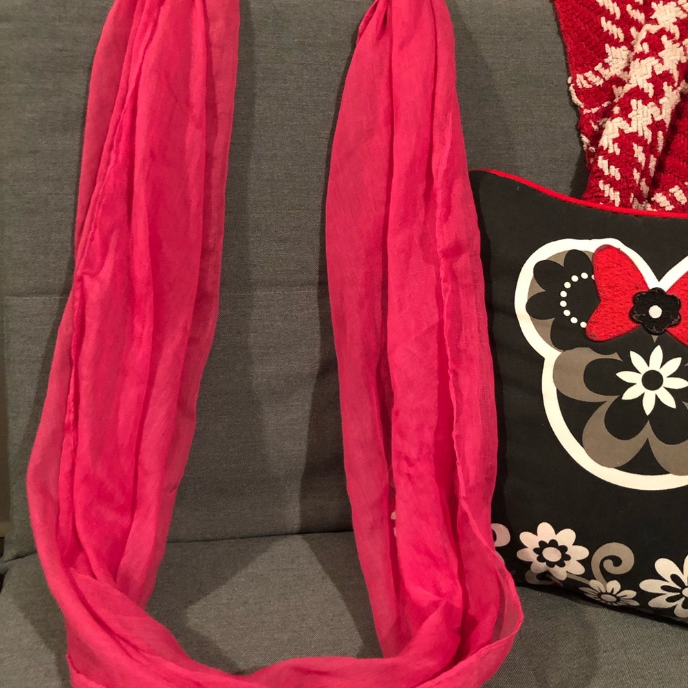 Pink infinity scarf - Picture 2 of 3